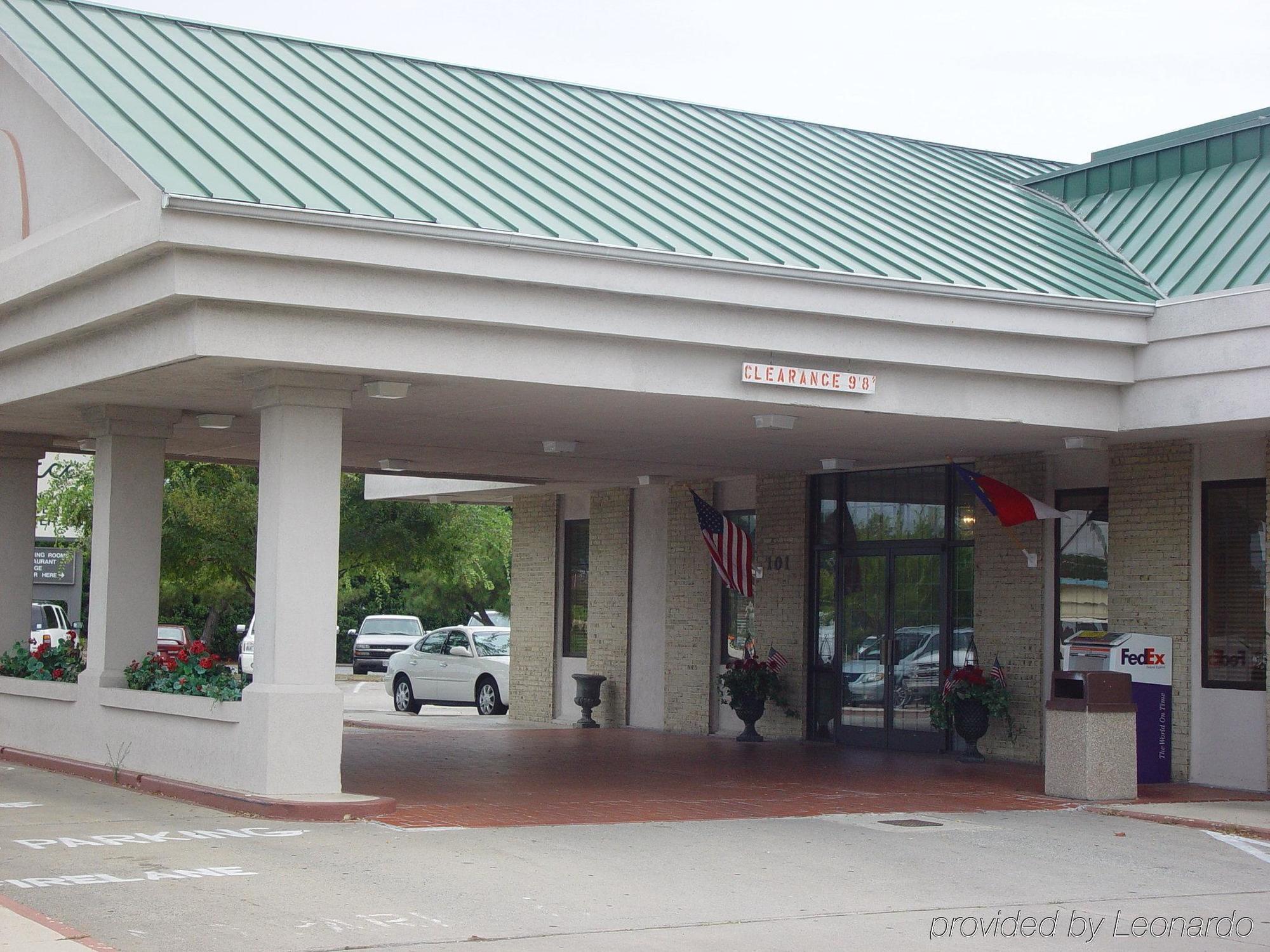 Mayfair Inn Williamston Exterior photo
