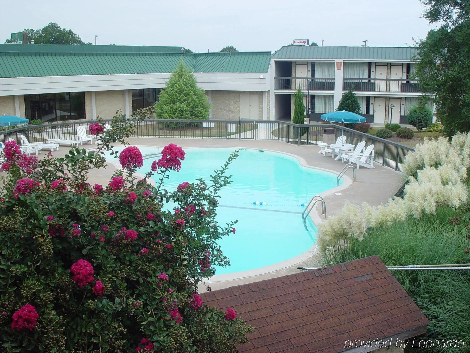 Mayfair Inn Williamston Exterior photo