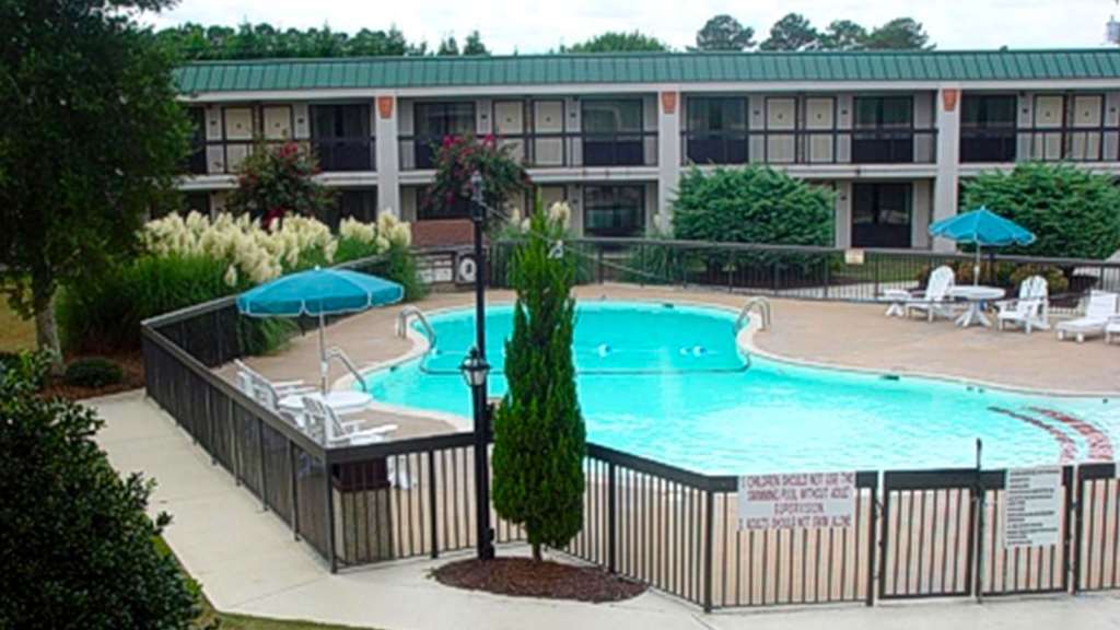 Mayfair Inn Williamston Facilities photo